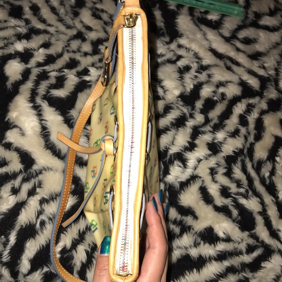 Dooney & Bourke Rainbow 🌈 signature Cream handbag with Rainbow zipper - Picture 7 of 7